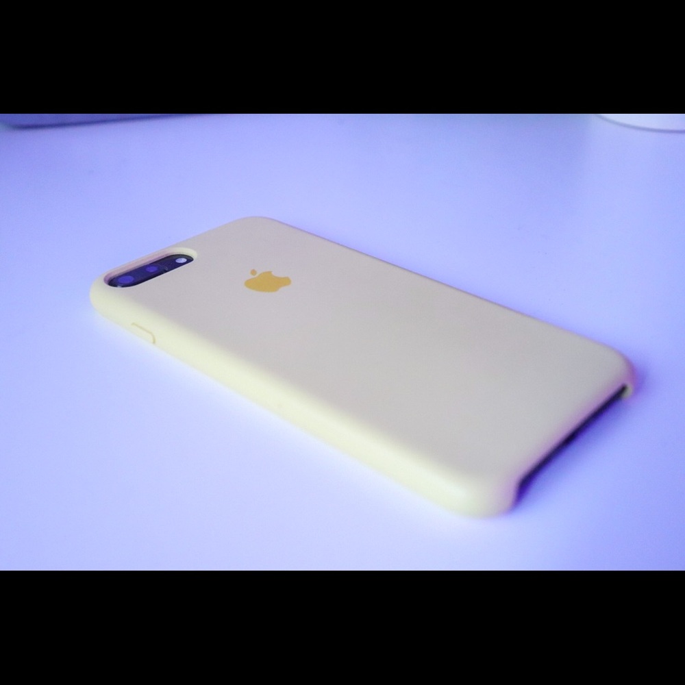 Apple Logo Light Yellow Case for iPhone 7 Plus